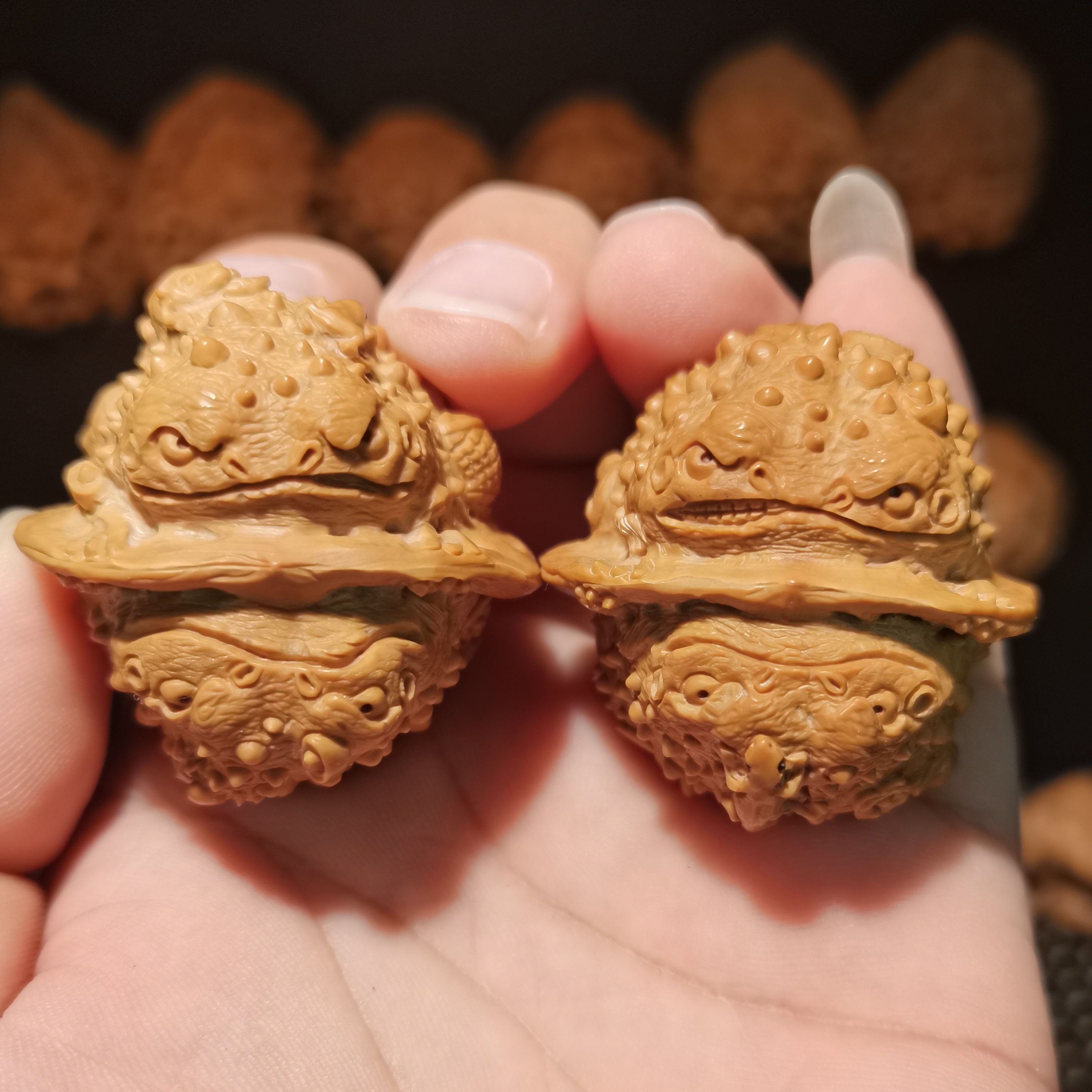 文玩核桃雕刻 蛤蟆头手工雕刻多宝金蟾 收藏品 把件 精品文玩