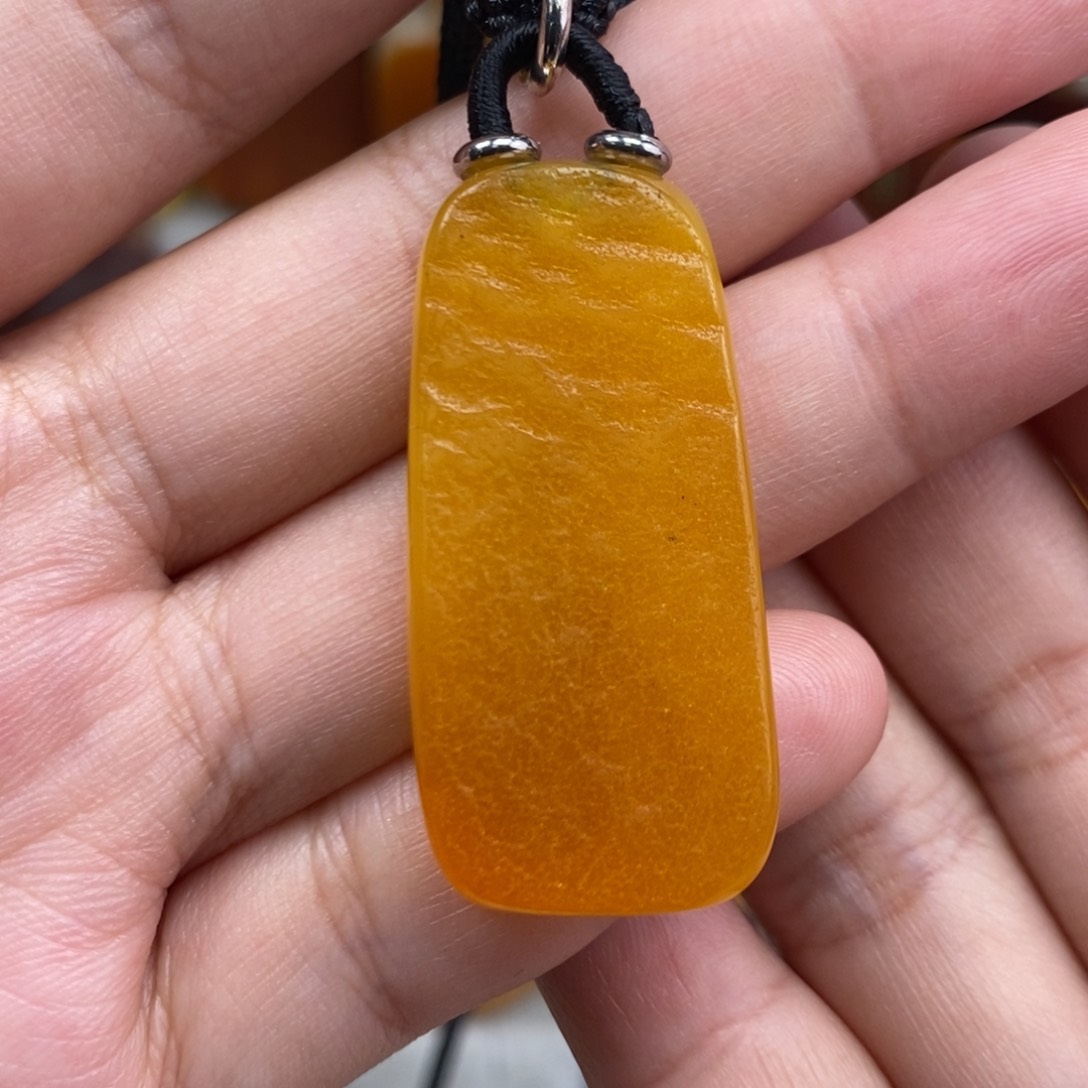 琥珀吊坠(赠链)未镶嵌