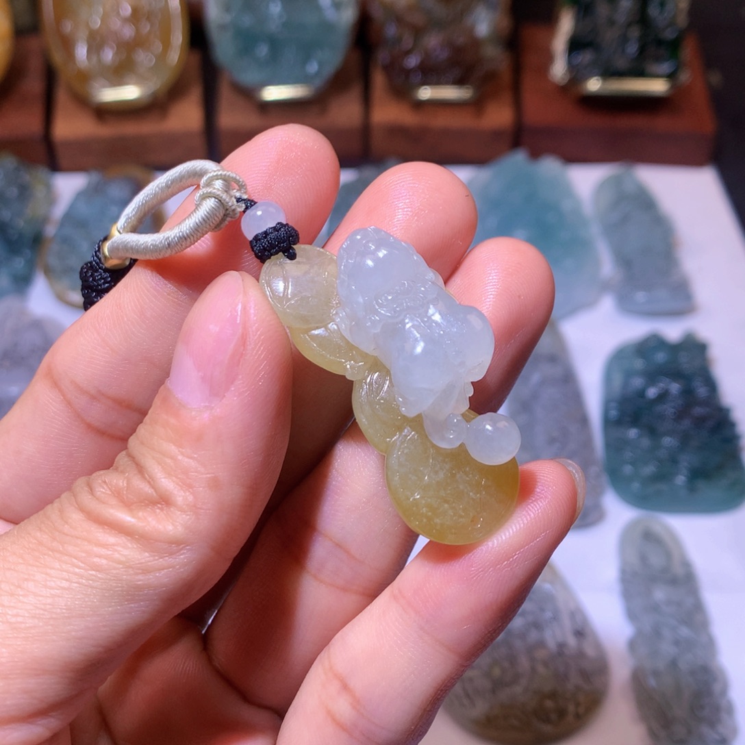 定制翡翠未镶嵌貔貅