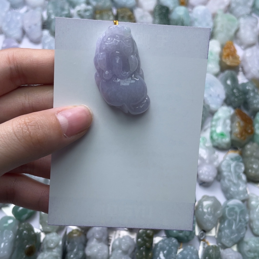 翡翠颈饰未镶嵌貔貅