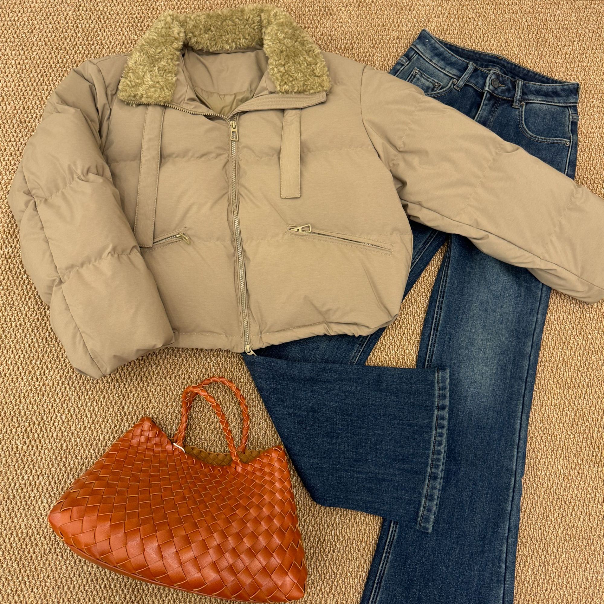 短款羊羔毛翻领羽绒服