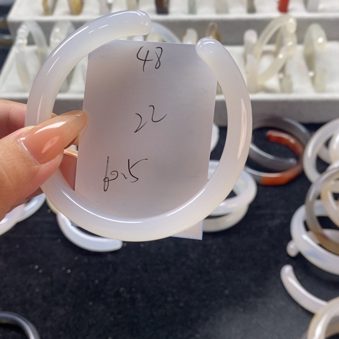 手镯玛瑙/玉髓未镶嵌48