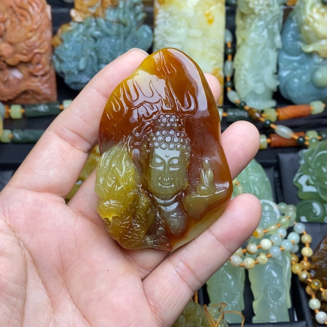 蛇纹石玉未镶嵌颈饰纵**海