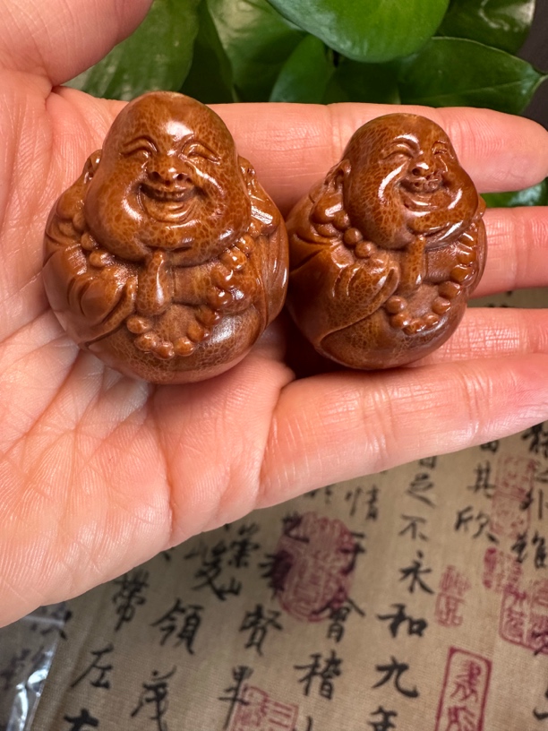 巴西大橄榄核雕弥勒