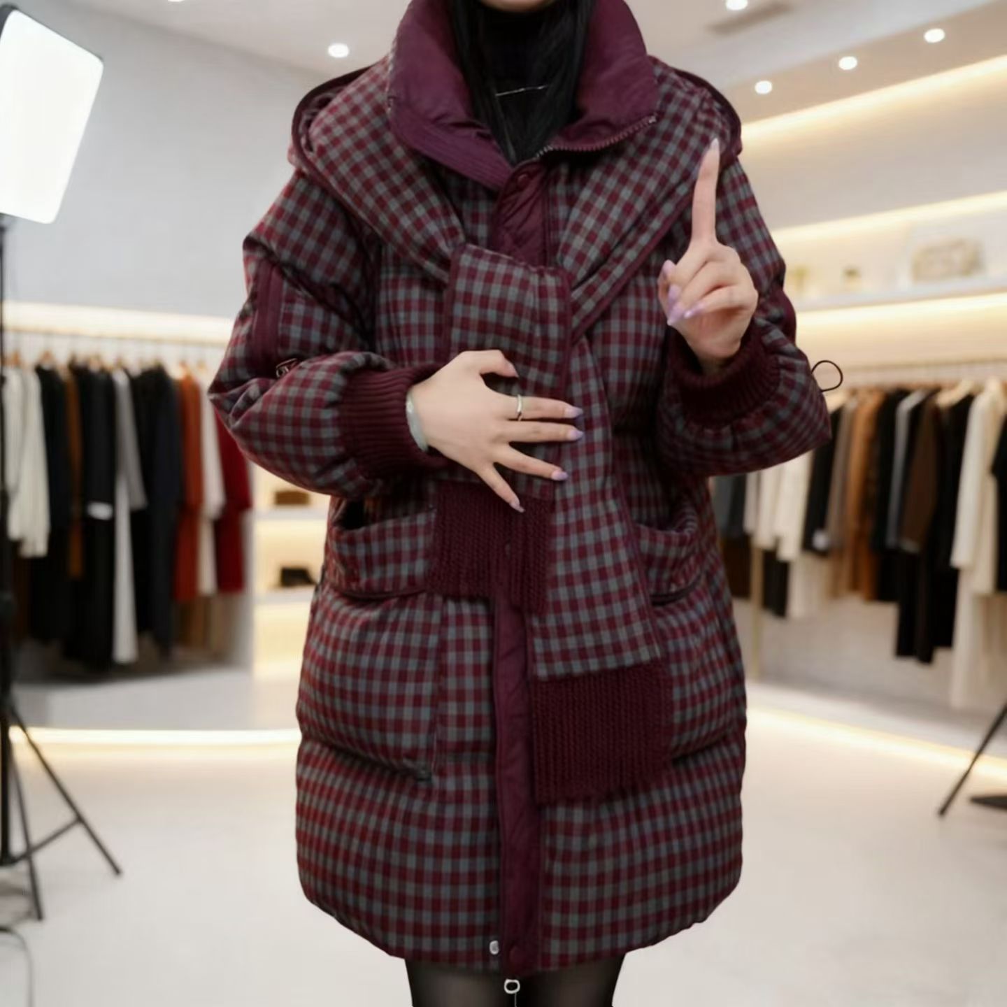 2025冬季新款高端洋气白鸭绒时尚宽松大码加厚保暖围巾连帽