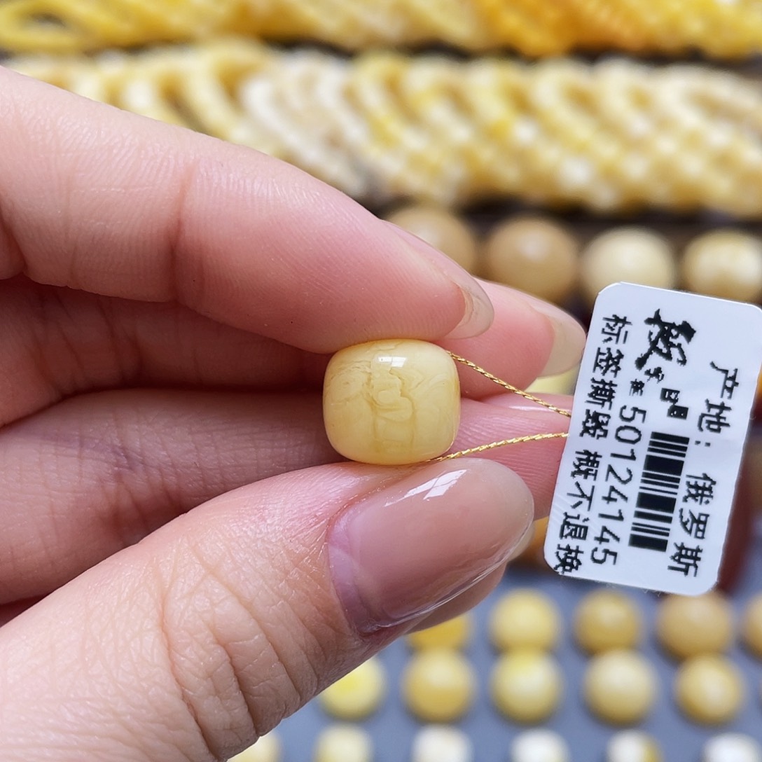 琥珀裸石未镶嵌蜜蜡老型11.1*10.1mm