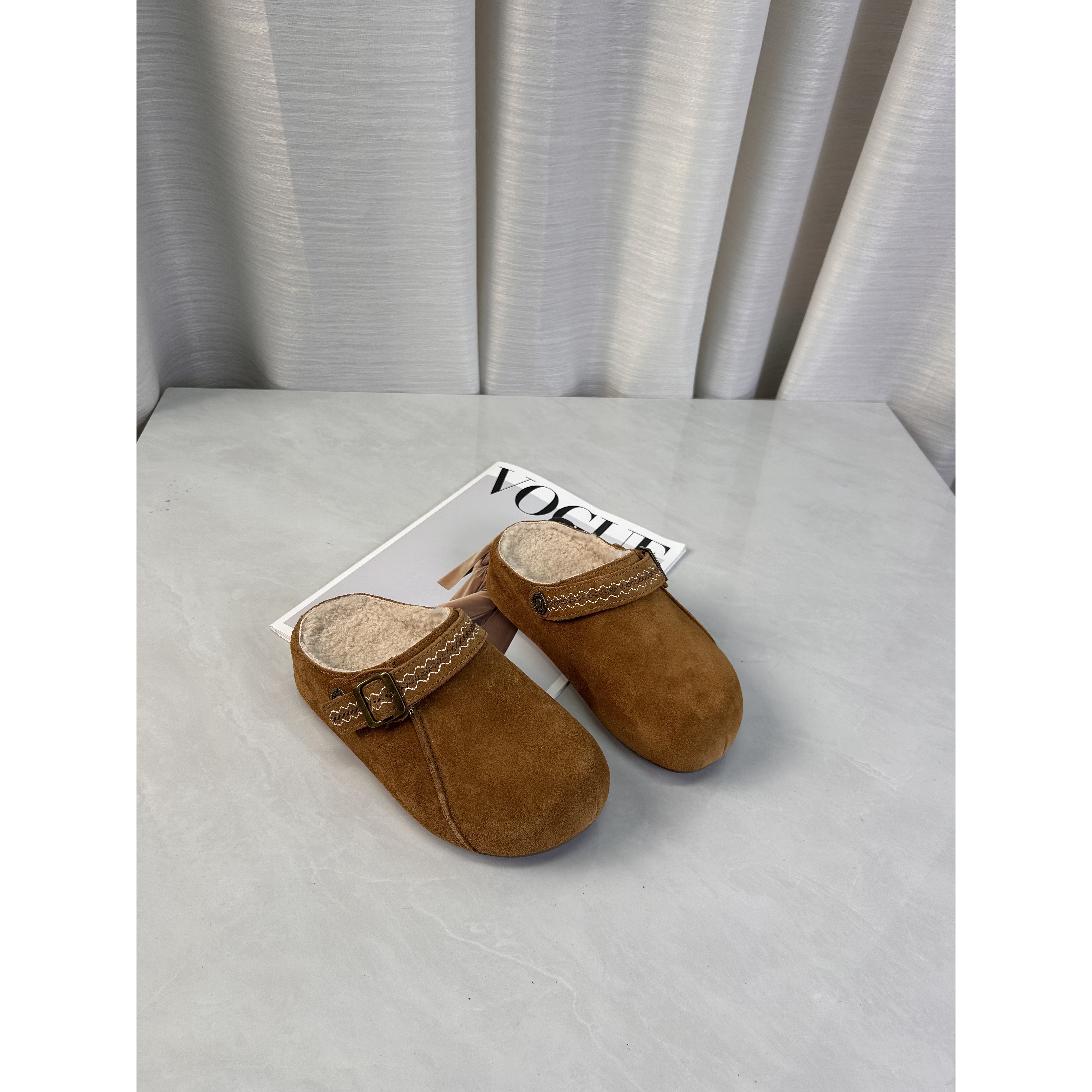 大龙甄选~4公分磨砂牛皮/复古加绒保暖懒人博肯拖22-555