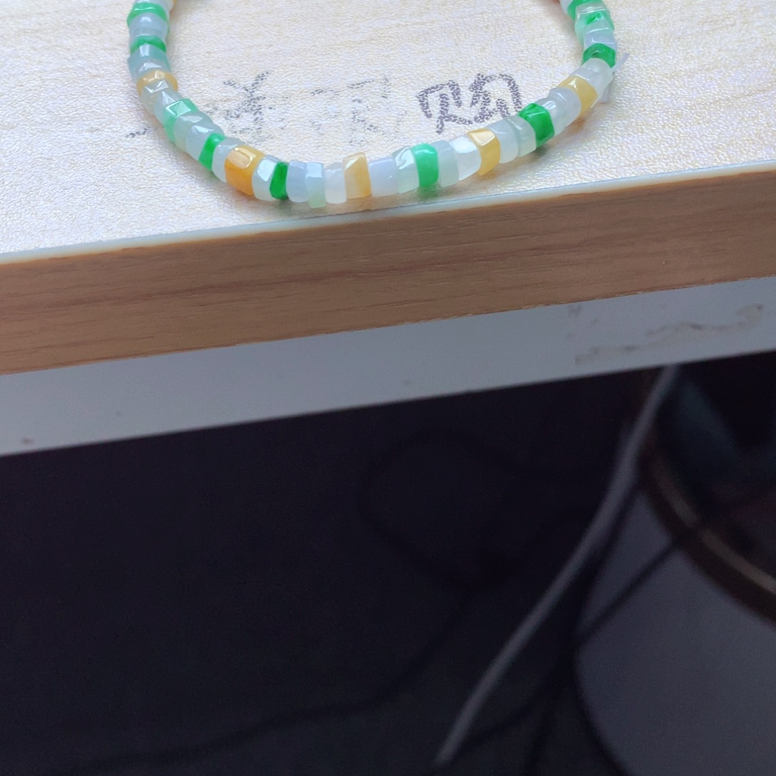 翡翠颈饰未镶嵌吊坠