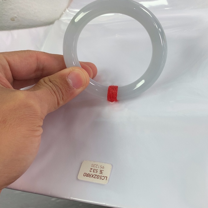 翡翠手镯未镶嵌文*天然翡翠手镯