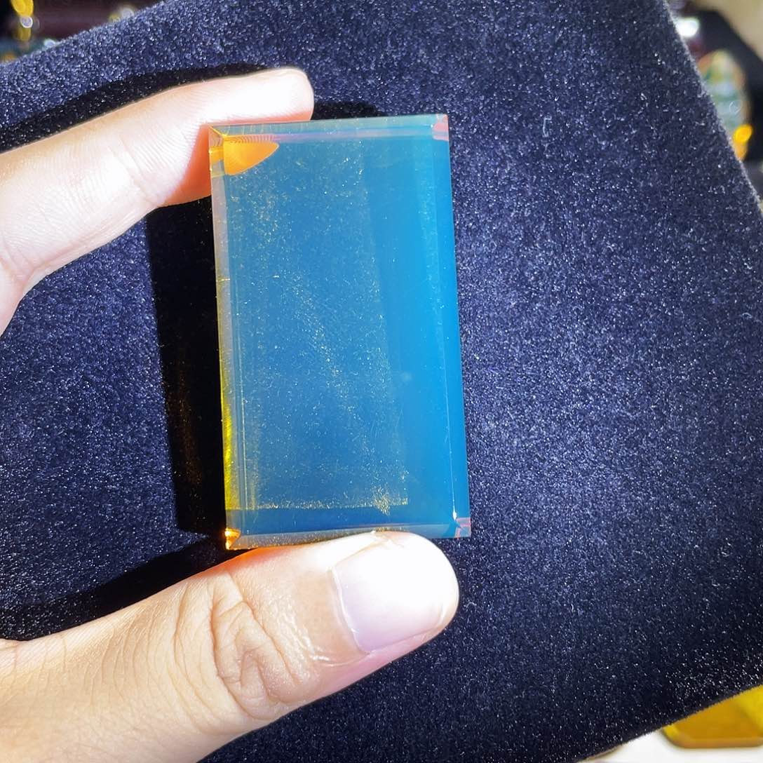 琥珀颈饰未镶嵌蓝珀净水冈牌吊坠