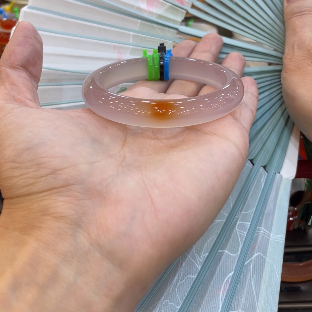 玛瑙/玉髓手镯未镶嵌良*