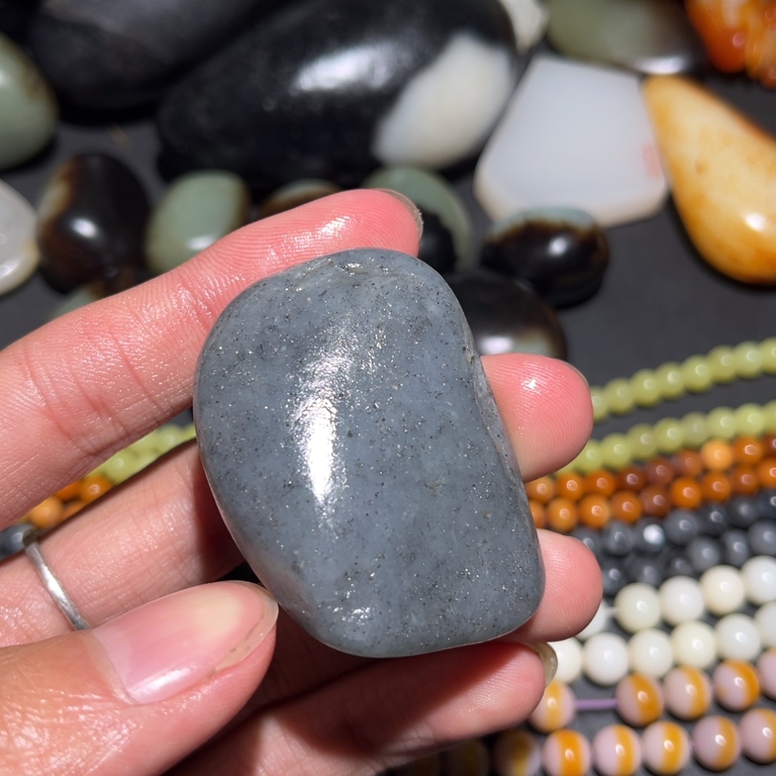 和田玉未镶嵌珠宝奇石