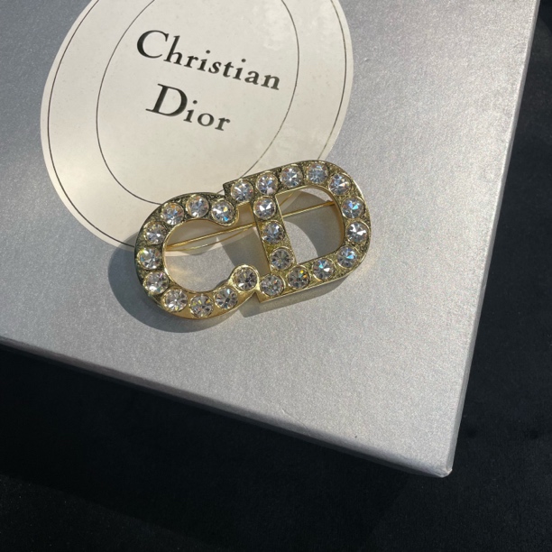 95新 DIOR/迪奥 亮晶晶CD字母胸针/d06235