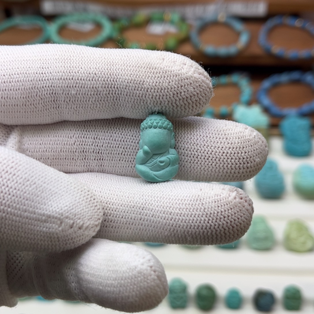 绿松石未镶嵌珠宝奇石