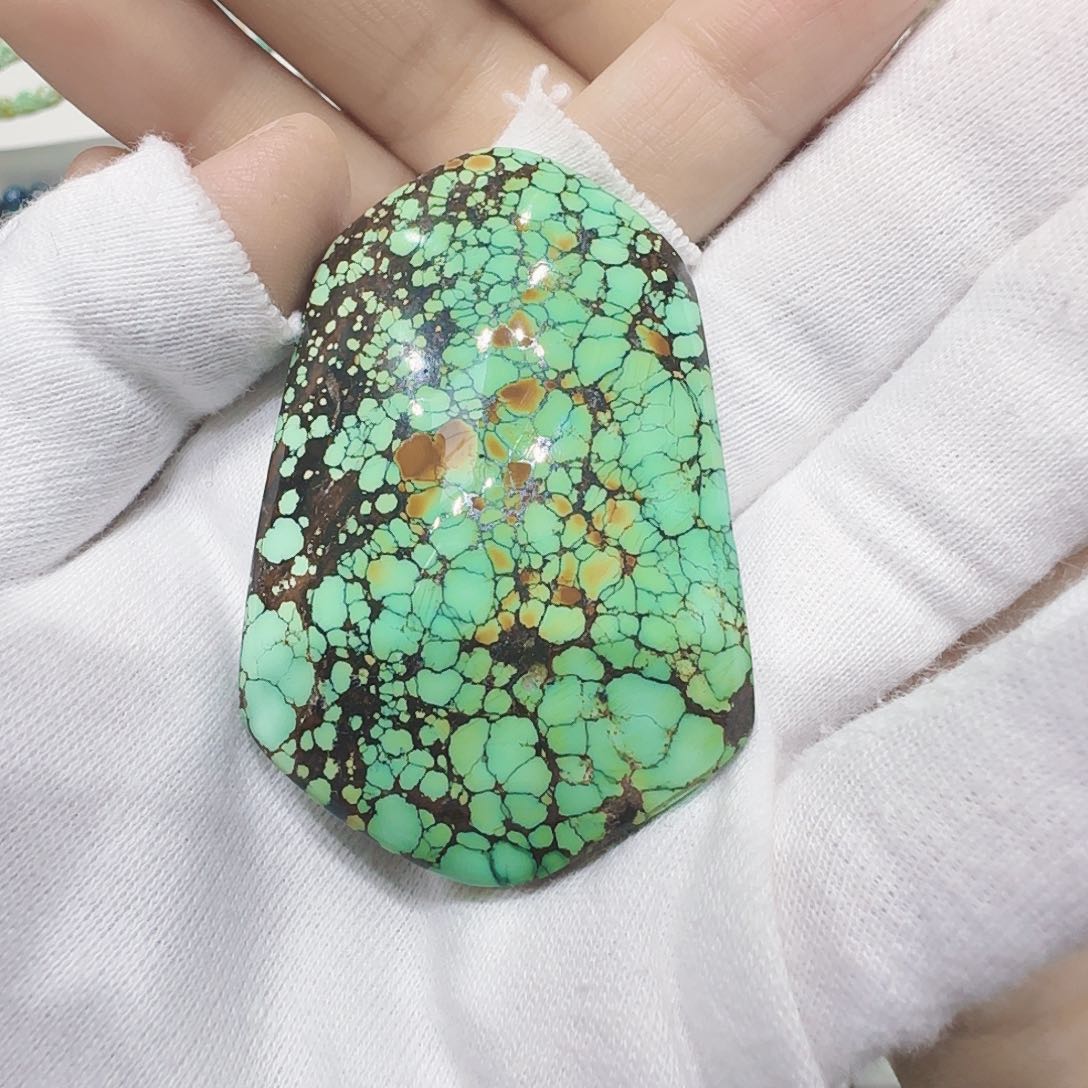 绿松石未镶嵌原矿绿松石