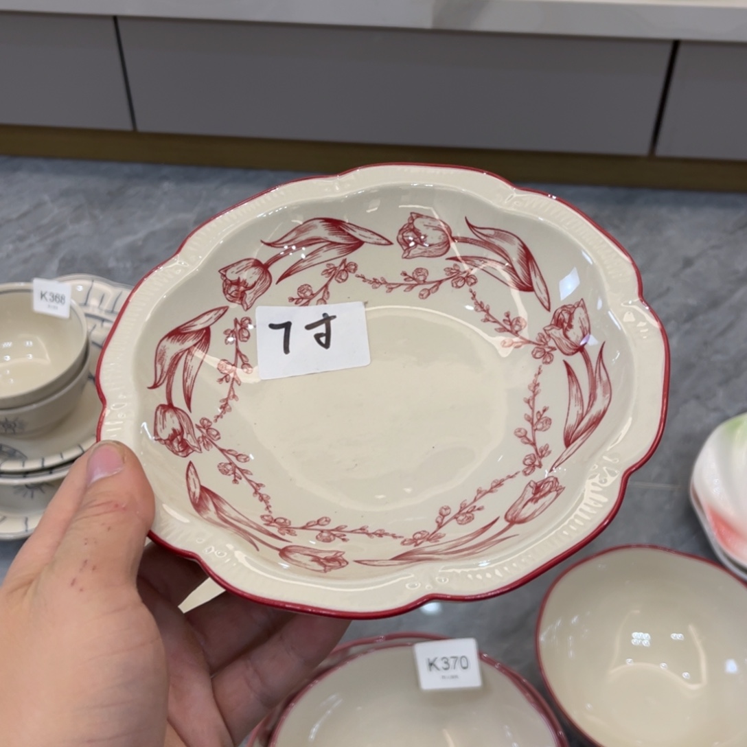 陶瓷微瑕餐具介意勿拍，满18飞！