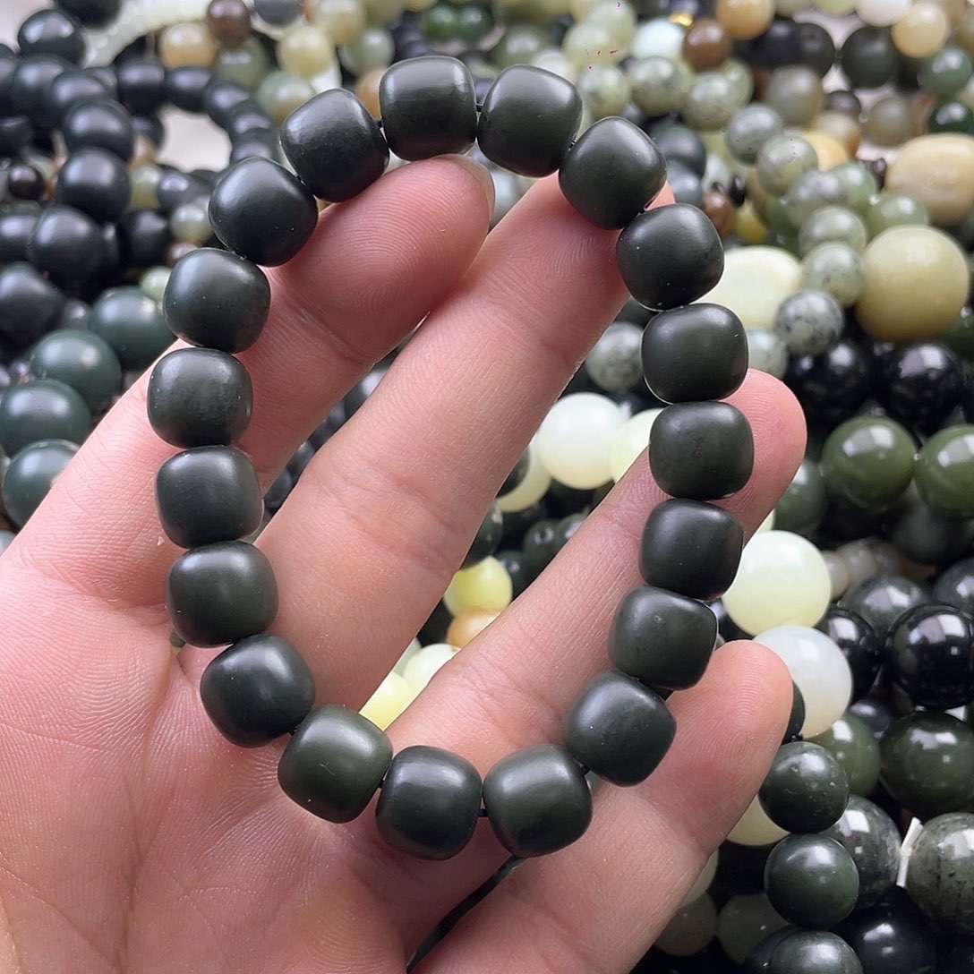 和田玉手串未镶嵌