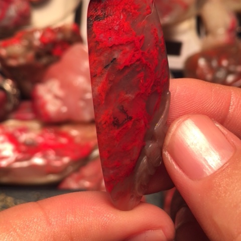 中国巴林鸡血石挂件