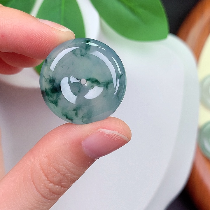 颈饰未镶嵌翡翠24.4-6.3mm