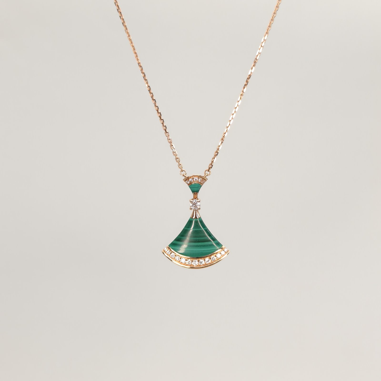 99新 BVLGARI/宝格丽 小花柳 扇子 扇边镶钻 项链 18K玫瑰金