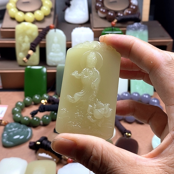 未镶嵌和田玉车挂