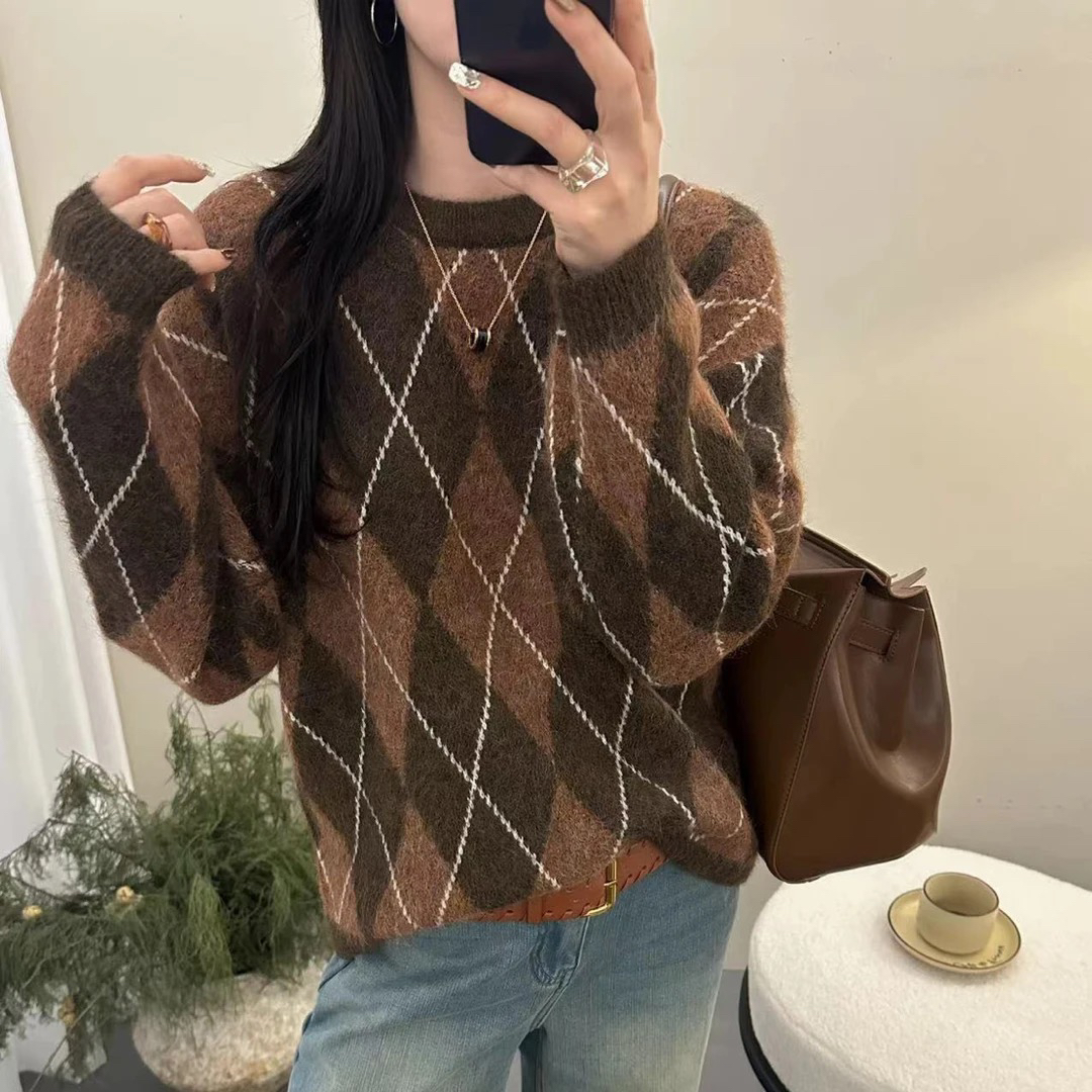 2228 复古菱格圆领提花慵懒针织毛衣
