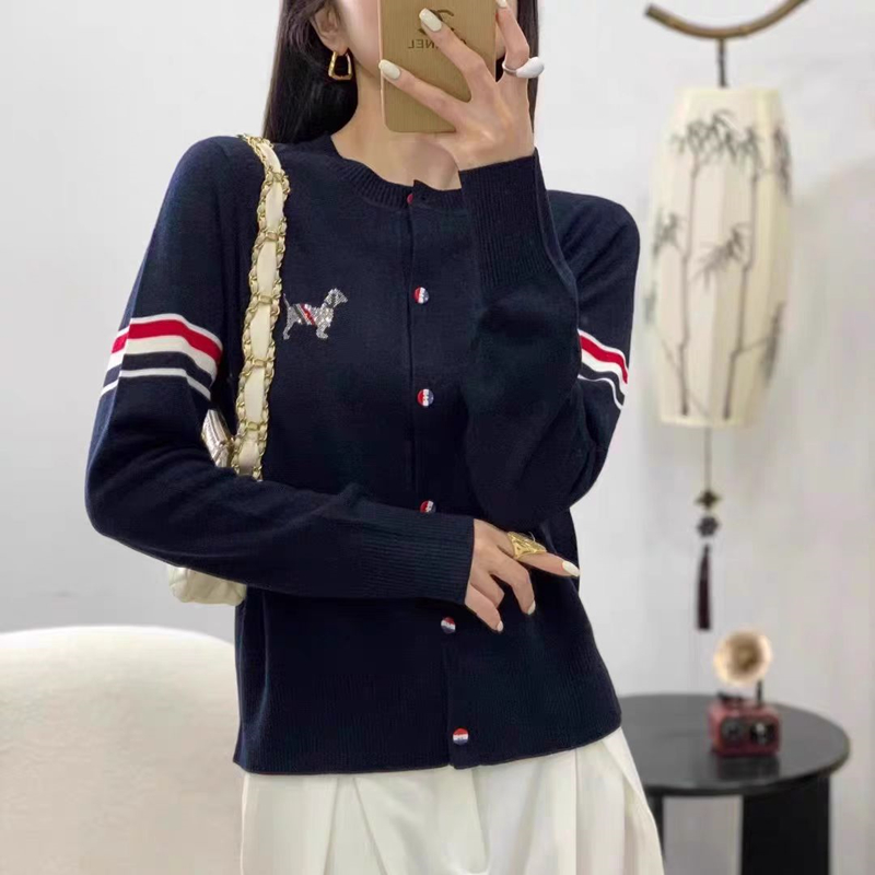 烫钻小狗春秋季新款针织开衫长袖百搭羊毛衫08313