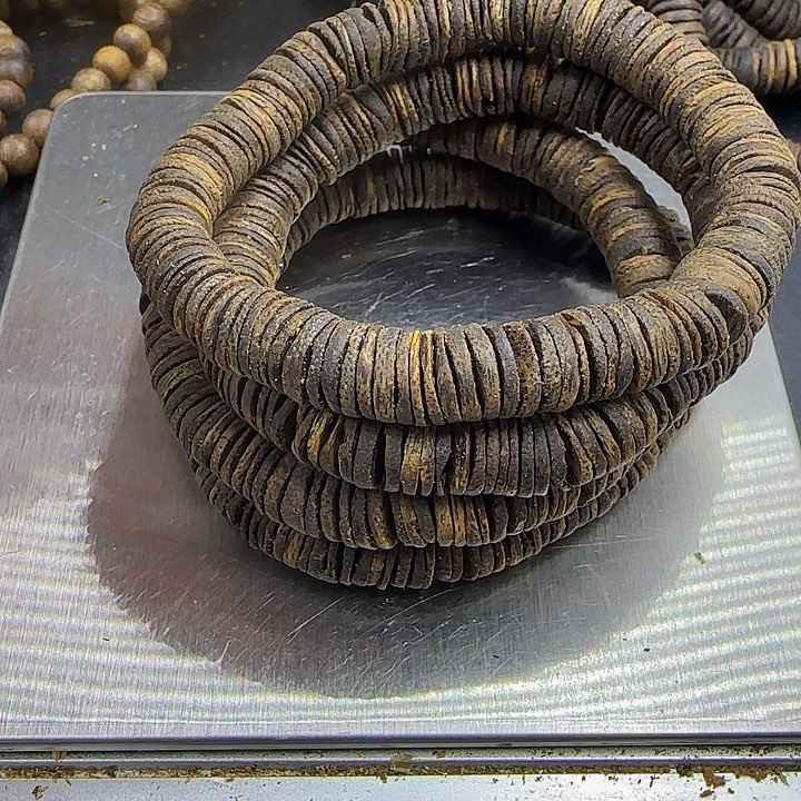 沉香木手串08棋楠沉香沉水片片手串33克