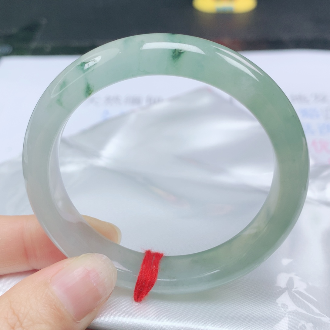 翡翠未镶嵌手镯正