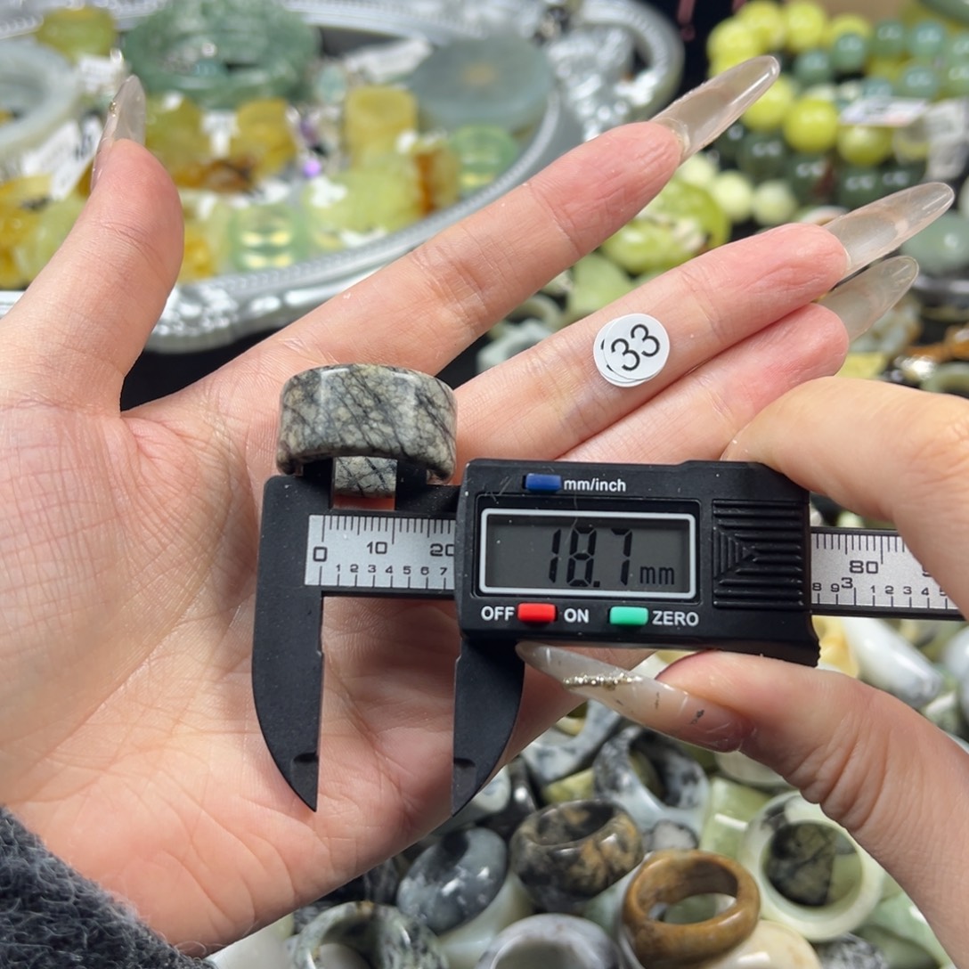 蛇纹石玉未镶嵌戒指