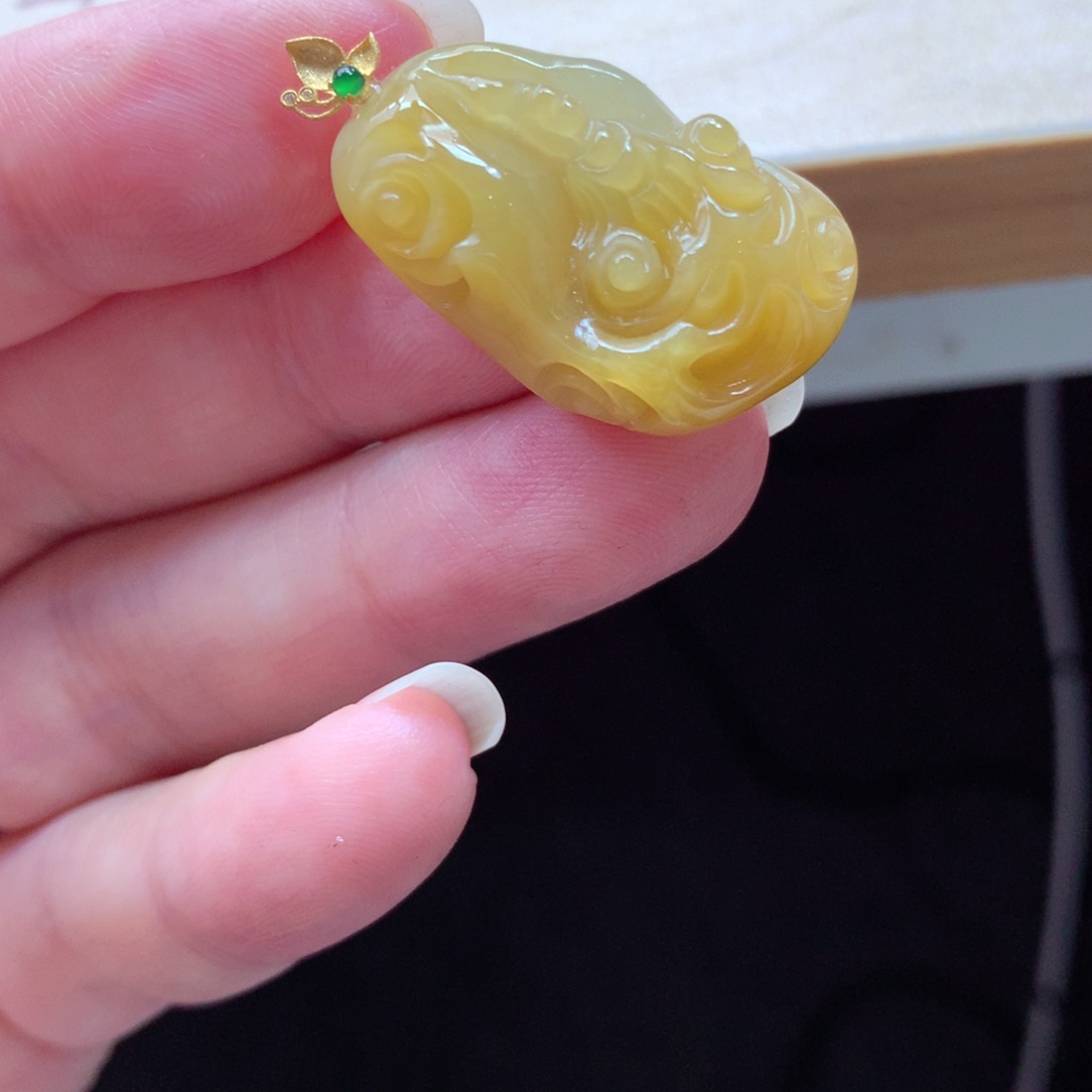 翡翠颈饰18K金镶嵌吊坠