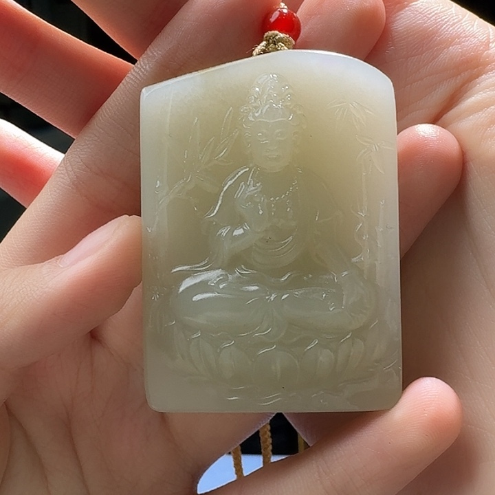 称***意和田玉未镶嵌颈饰