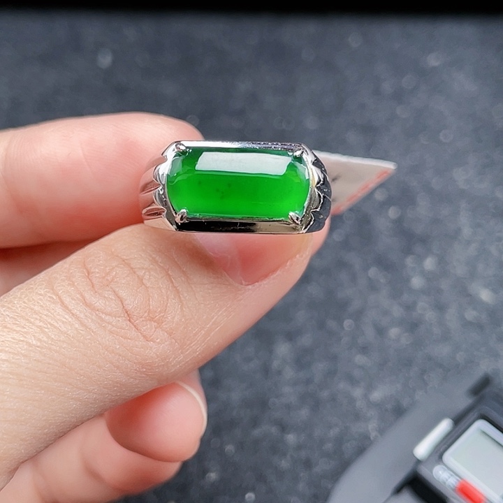 翡翠戒指银S925镶嵌天然a货翡翠没运费险2864