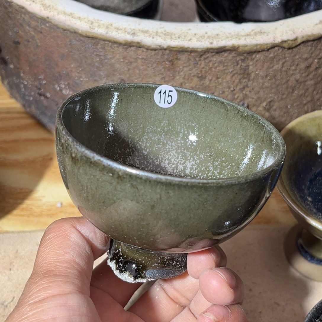 茶盏义兴龙窑坚持真柴烧落灰烧