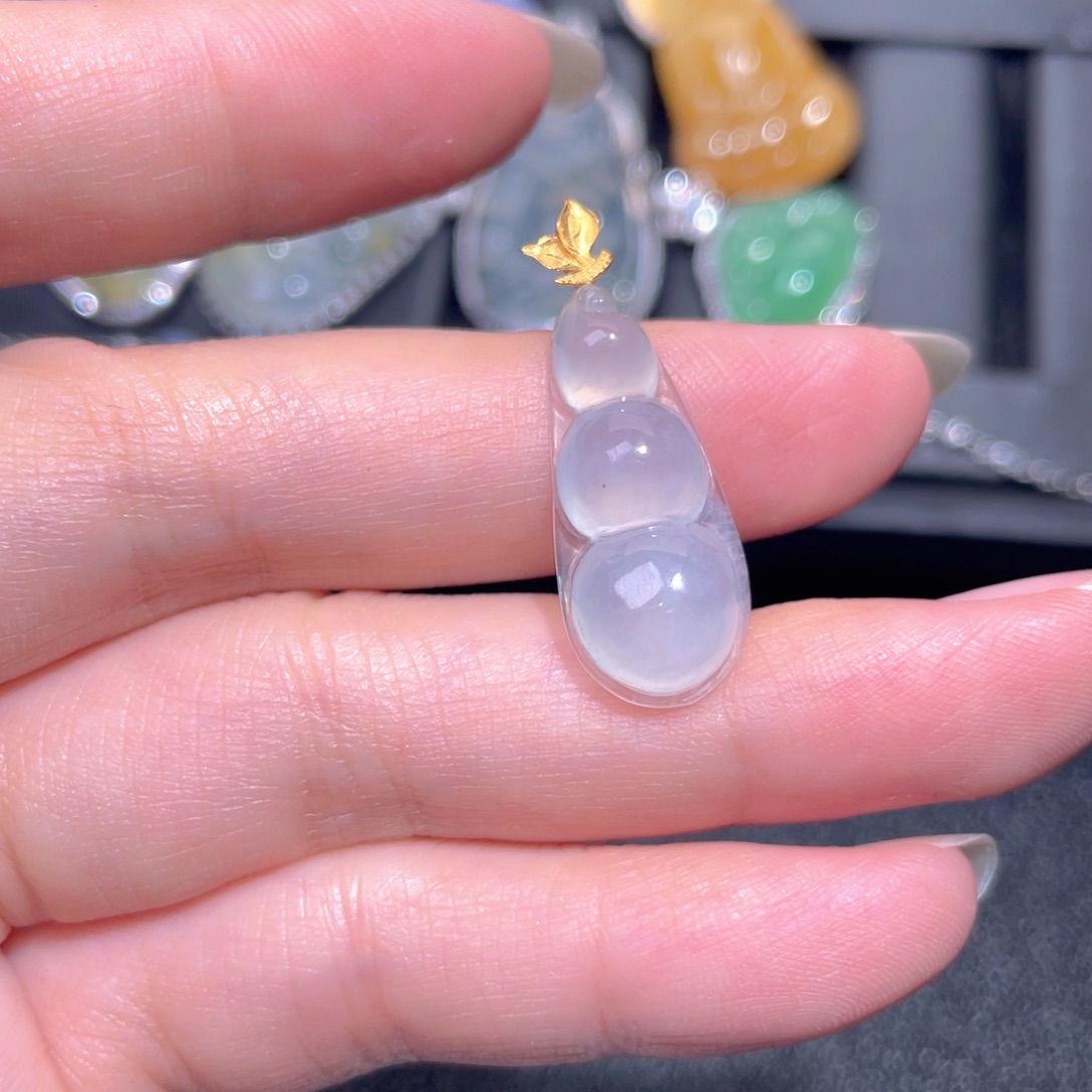 颈饰18K金镶嵌翡翠翡翠