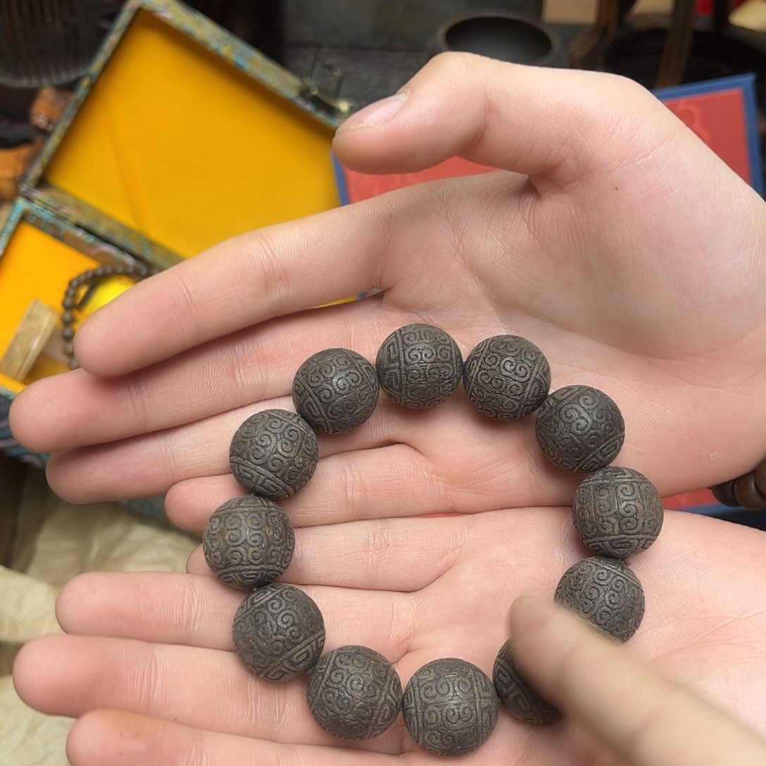 大叶紫檀（黑酸枝木类）