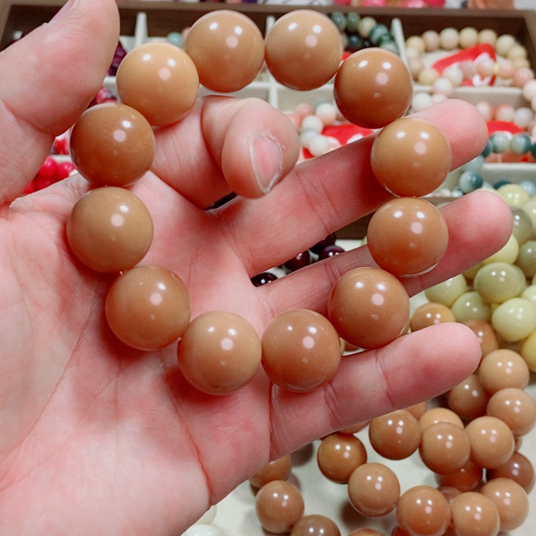 白玉菩提吊坠咖啡