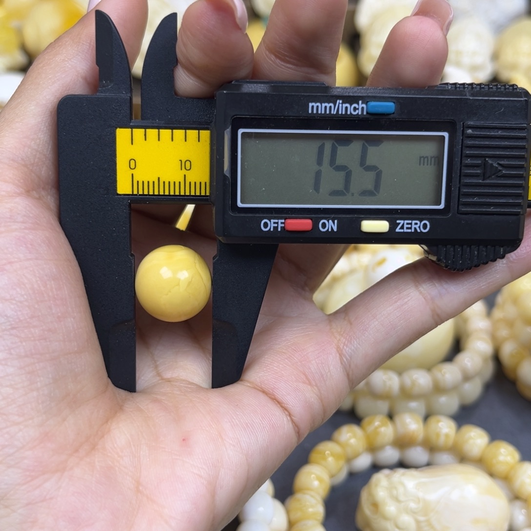 琥珀未镶嵌手串……