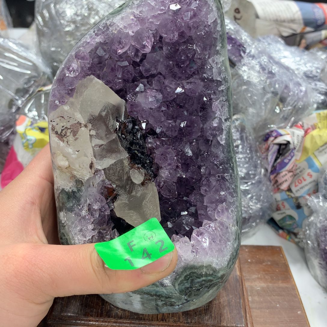 紫晶大型摆件（非配饰）未镶嵌