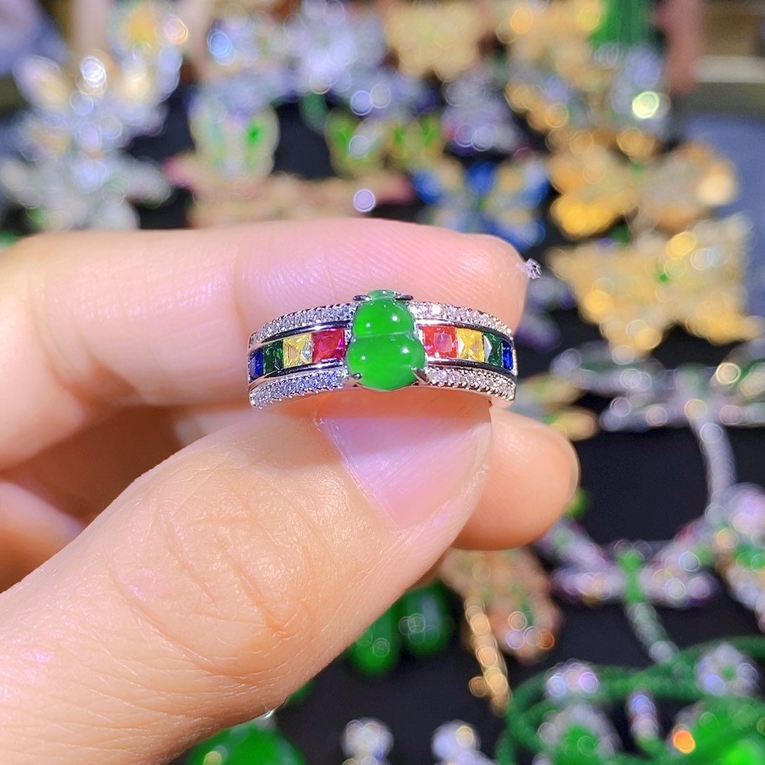 颈饰银S925镶嵌翡翠