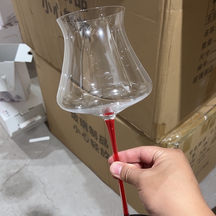 小红裙 红酒杯2只 