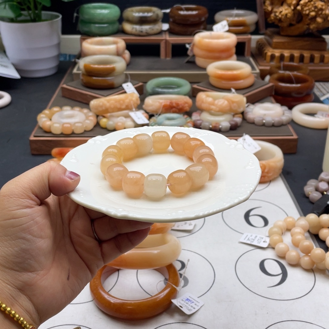 紫***蓝石英岩玉未镶嵌手镯