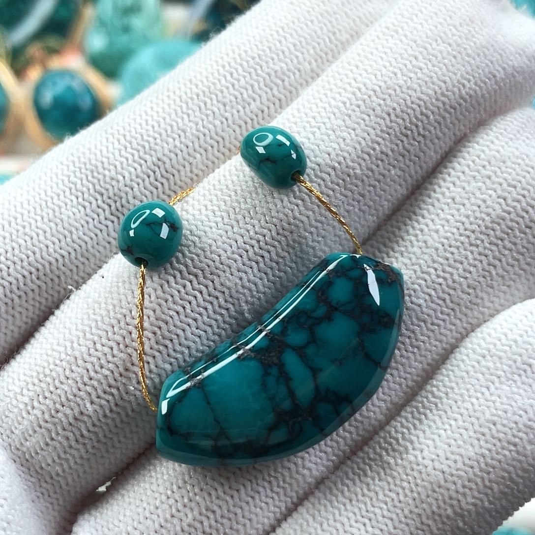 绿松石未镶嵌车挂