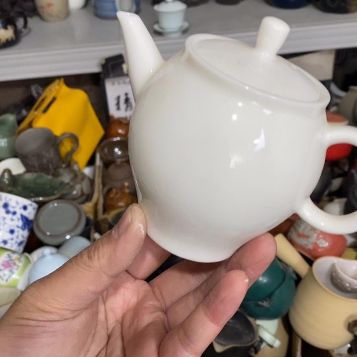 陶瓷艺术品及陶瓷壶