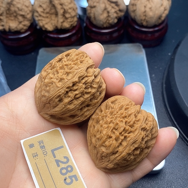 文玩核桃吊坠南疆3.8