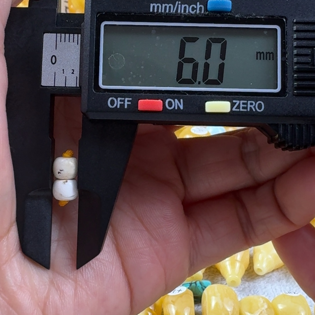 蜜蜡未镶嵌裸石19杂