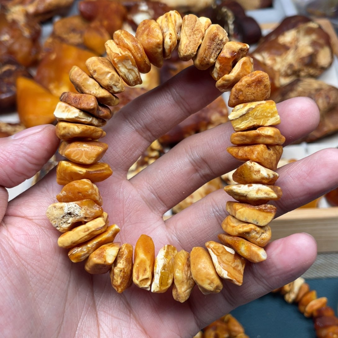 琥珀珠宝奇石未镶嵌