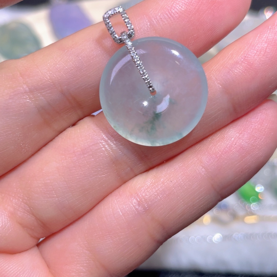 翡翠18K金镶嵌颈饰翡翠