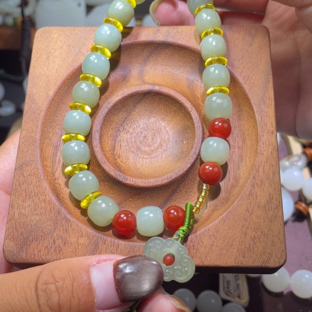 和田玉未镶嵌手链