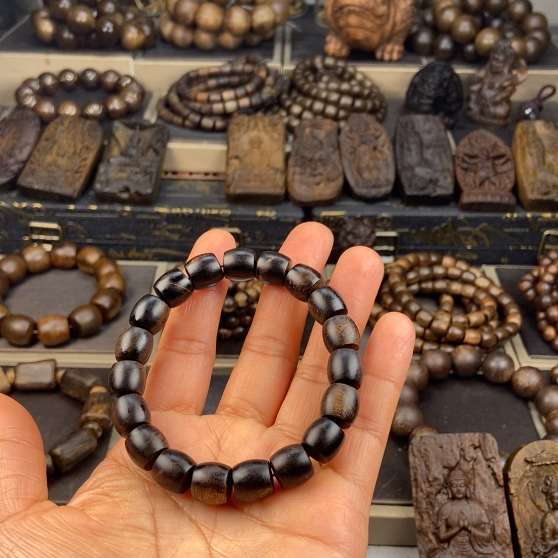 沉香手串何****富越南芽庄白棋玉化留疤